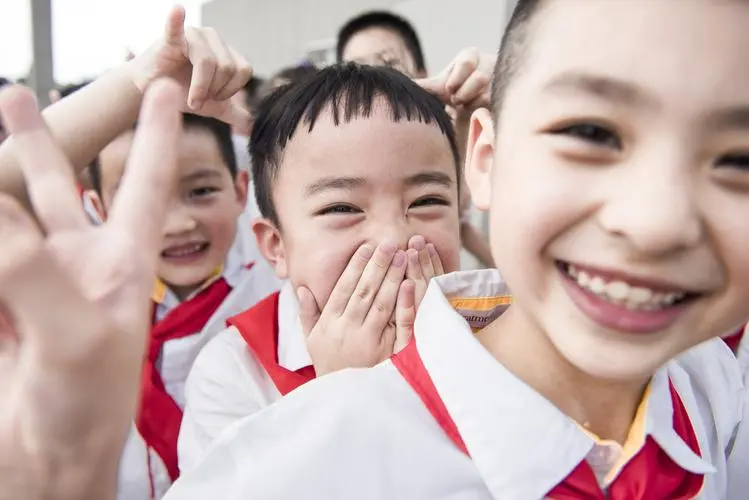 孩子英语基础差怎样把英语提高（小孩英语成绩差要怎么提高）